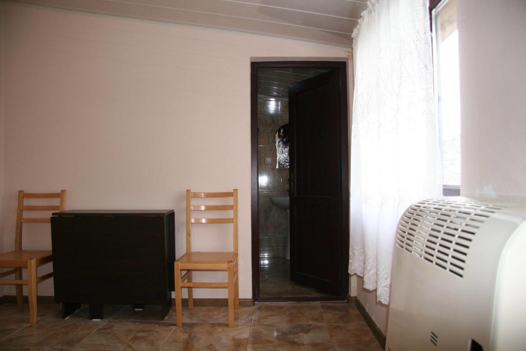 Maia'S Guest House Gergeti 卡兹贝吉 客房 照片