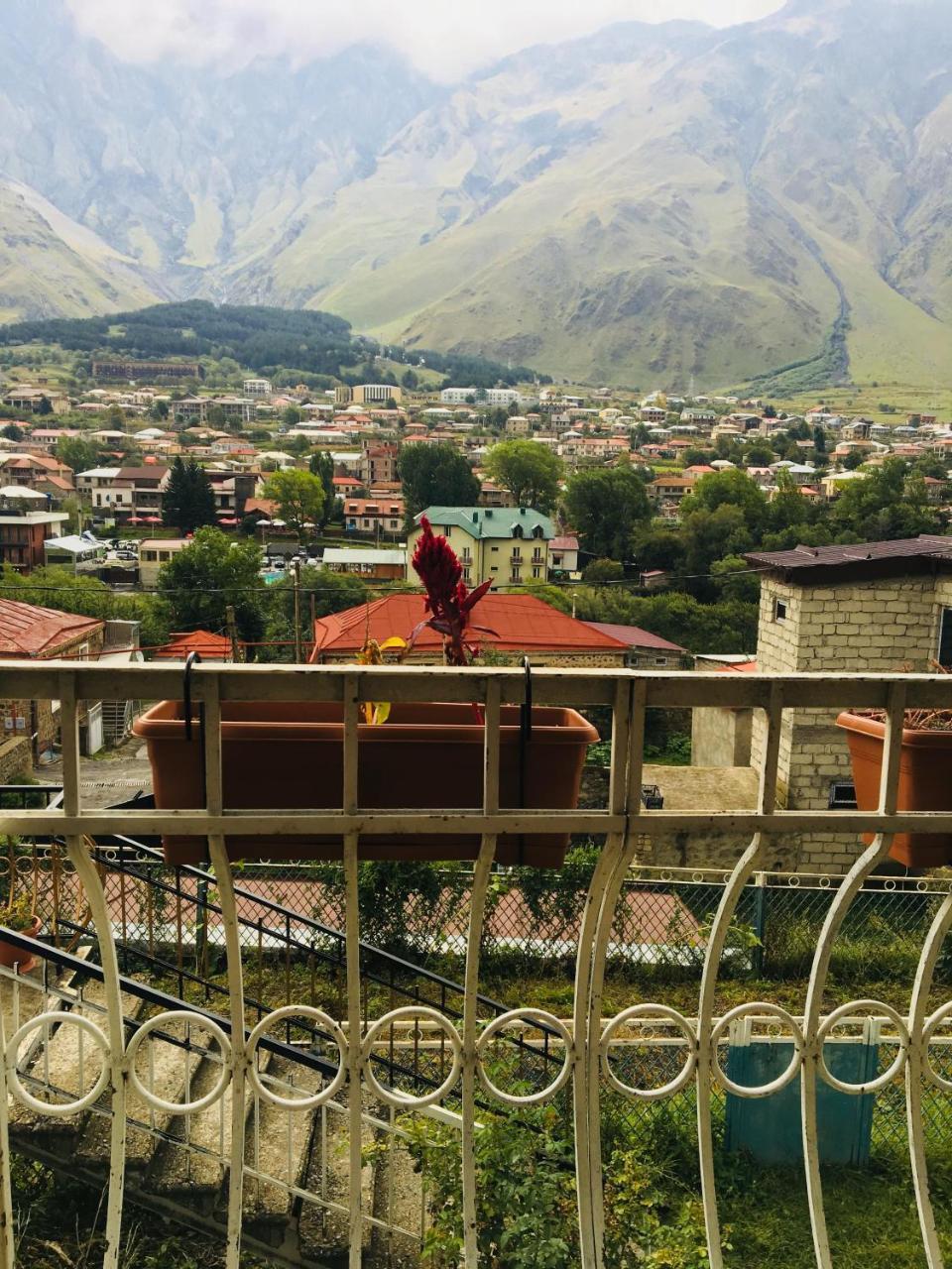 Maia'S Guest House Gergeti 卡兹贝吉 外观 照片