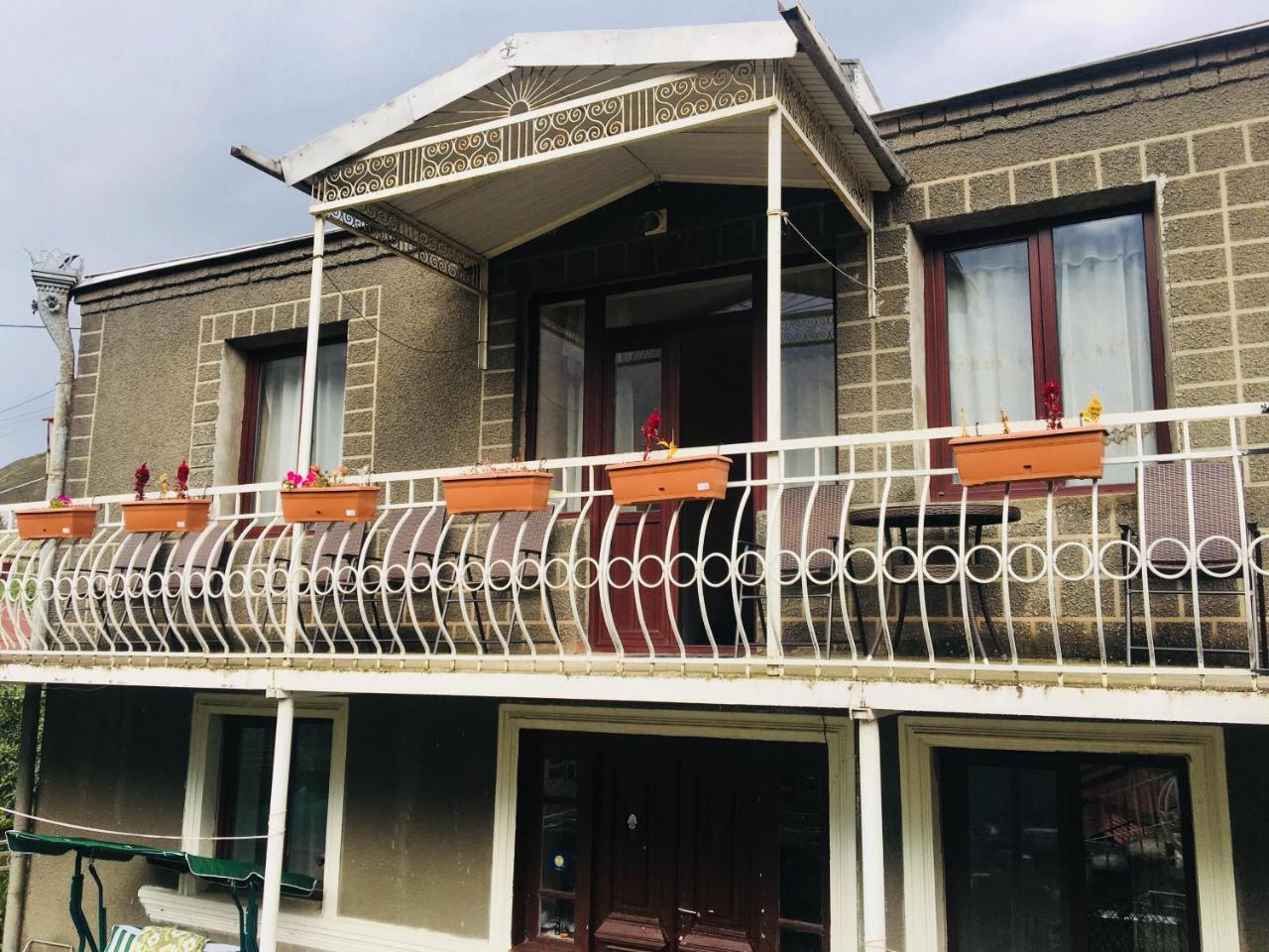 Maia'S Guest House Gergeti 卡兹贝吉 外观 照片